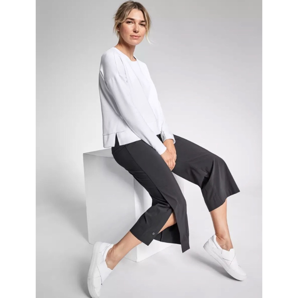 Athleta Sz 2 Tribeca Crop Pant Wide Leg Black Tech Trouser Snap Hem Athletic